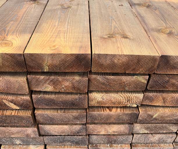 Runkopuutavara 48×148 mm talouslaadun painekyllästetty ruskea sileä